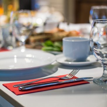 Etiqueta social y en la mesa